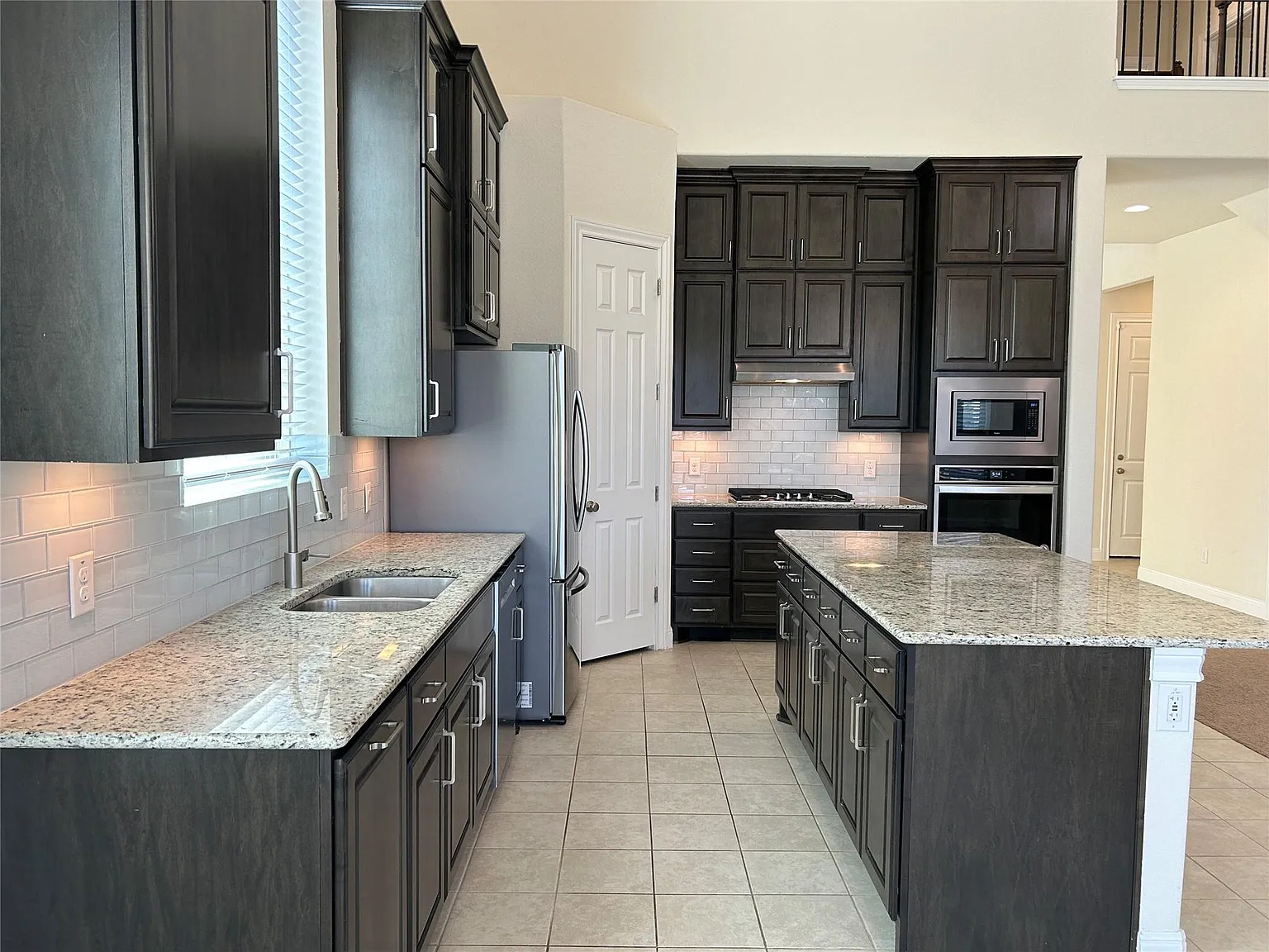 4 bed, 3.5 bath, 3075 sqft, $2,795 — Photo 4