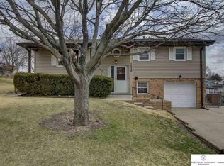 5829 S 91st St, Omaha, NE 68127