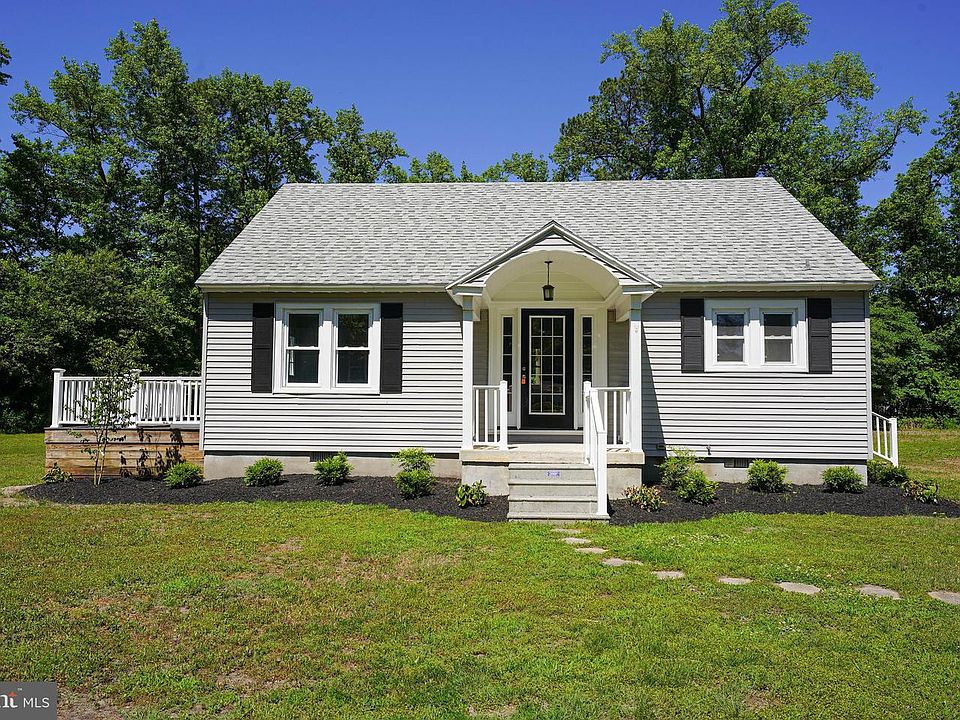 1st image of 34357 Cayuga Dr