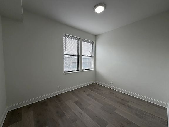 4th image of 4832 N Winthrop Ave #2F