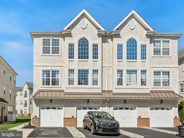 3214 Davinci Dr, Philadelphia, PA 19145