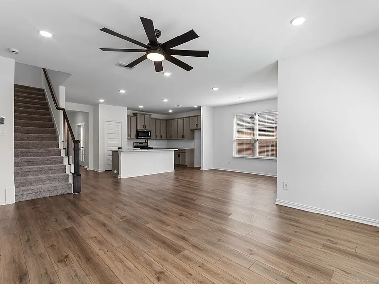 1227 Stockton Trl — Photo 14