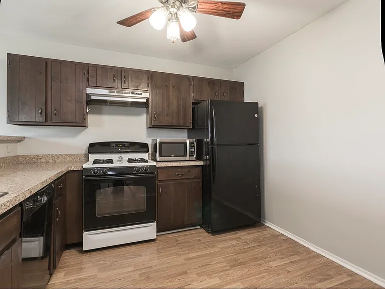 2083 Mallard Ln — Photo 9
