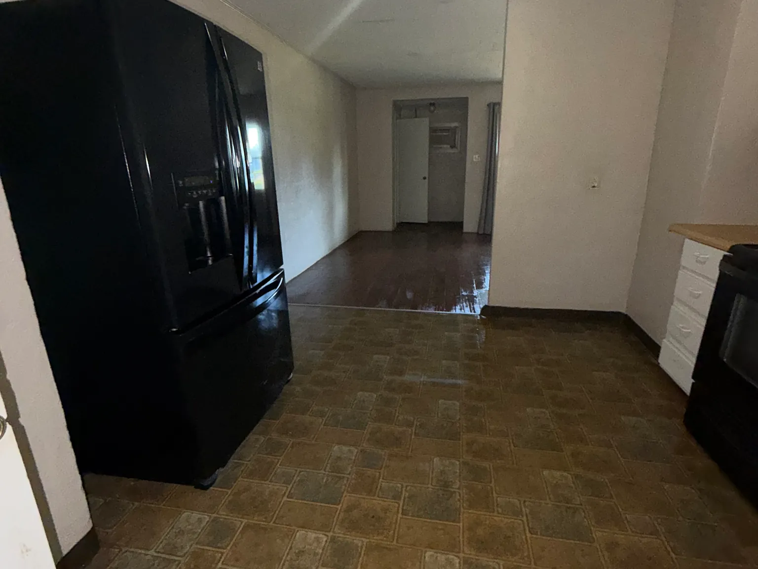 2 bed, 945 sqft, $825 — Photo 2