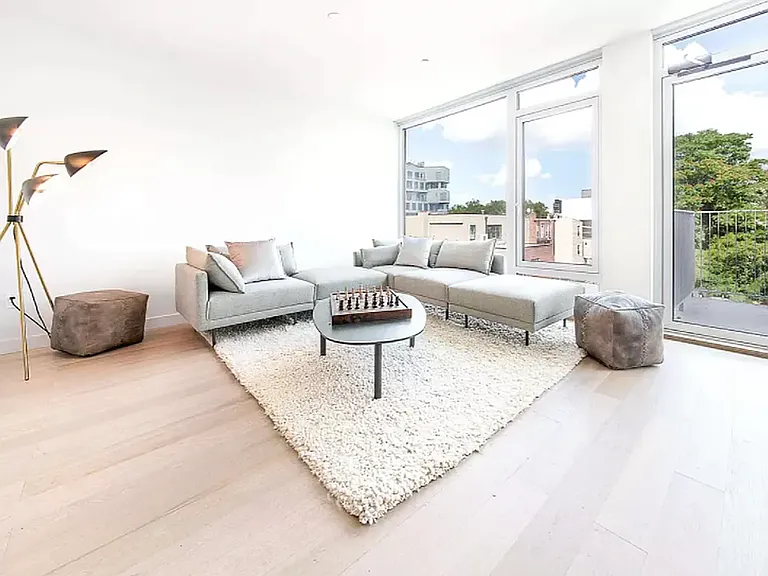 632 Lorimer St #401 — Photo 1