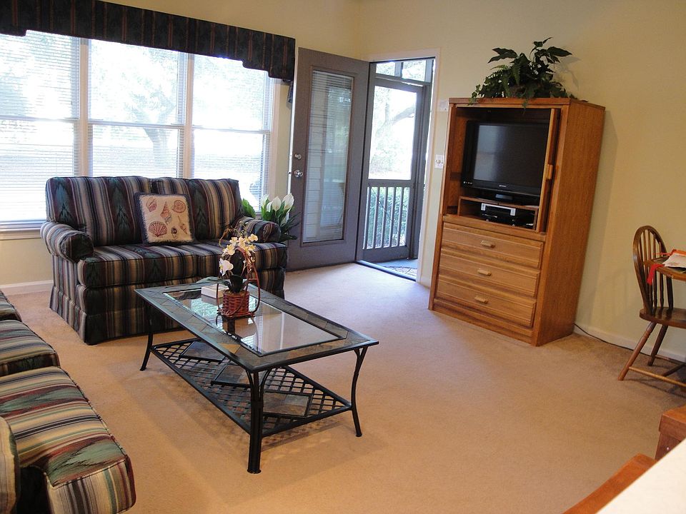 Lower Villa - living room