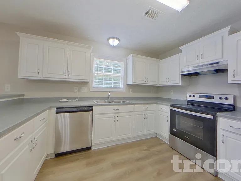 338 Shadowbrooke Cir — Photo 5