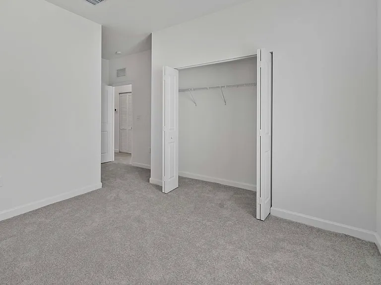 7276 SE 14th Ct — Photo 12
