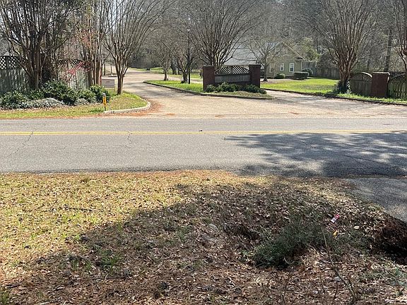 5th image of University Ave