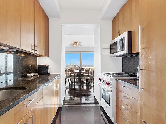 5th image of 200 E 69th St APT 46B