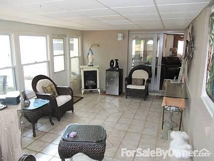 4th image of 841 Saint James Dr