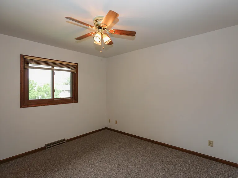 439 Foxfire Dr — Photo 16