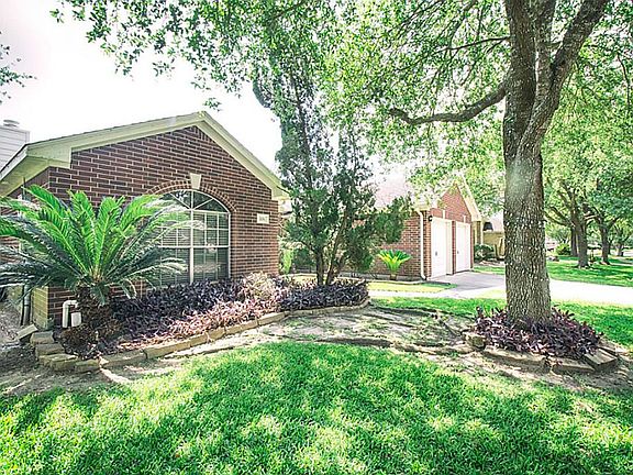 2nd image of 106 Island Breeze Cir