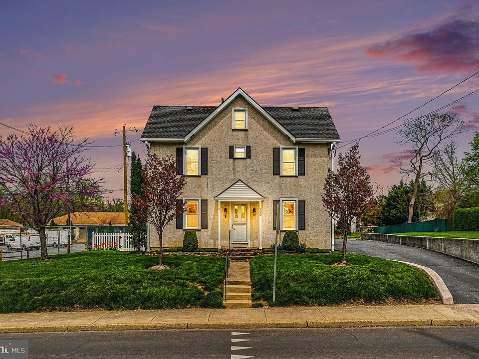 1st image of 320 W Moreland Ave
