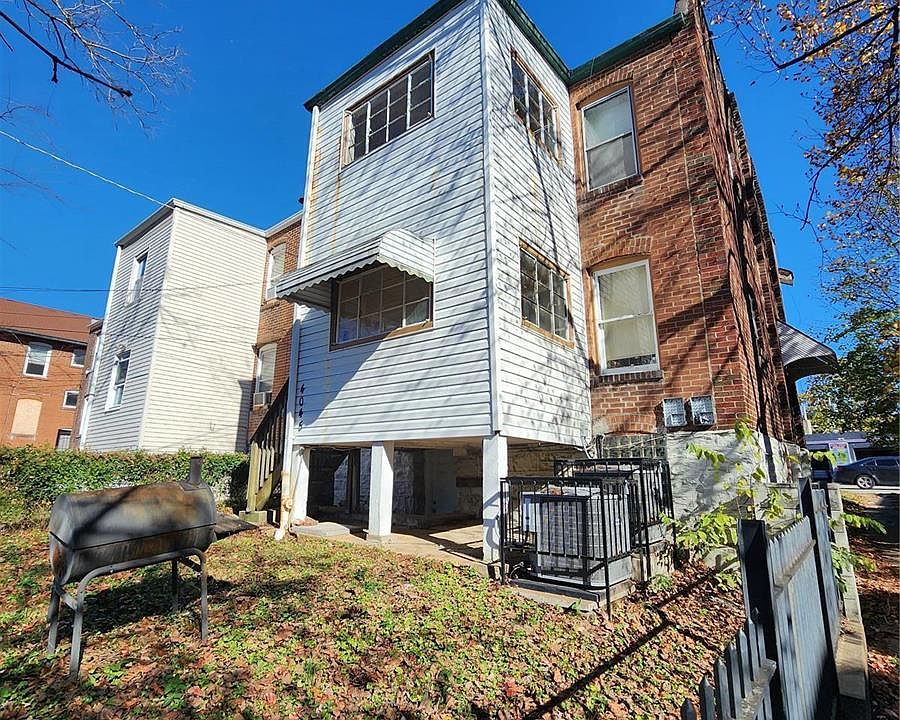 2nd image of 4045 S Grand Blvd