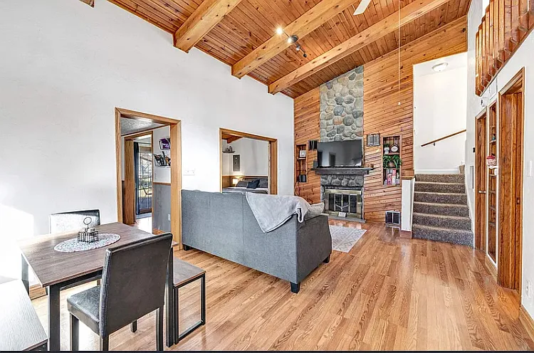 1103 Marshall Ave — Photo 4