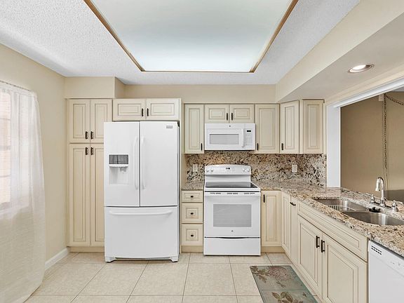5th image of 11243 Aspen Glen Drive #105