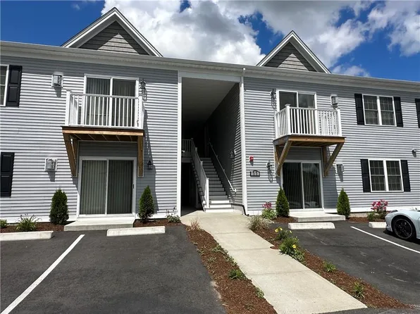 11 Gray Coach Ln #1121, Cranston, RI 02921