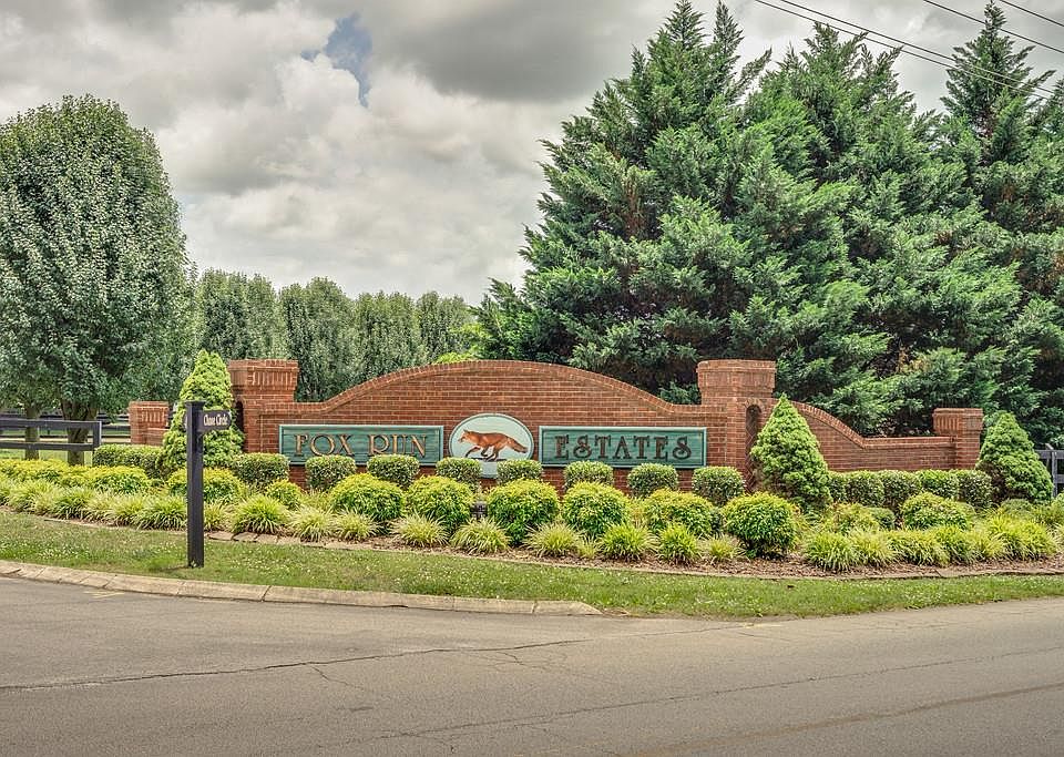 1st image of 230 Chase Cir