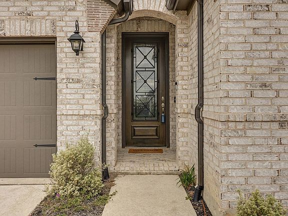 4th image of 1708 Snowdrop Dr
