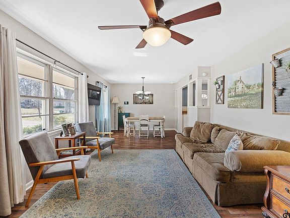 4th image of 3128 Rollingwood Dr