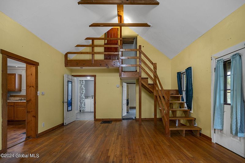 4th image of 58 River Street