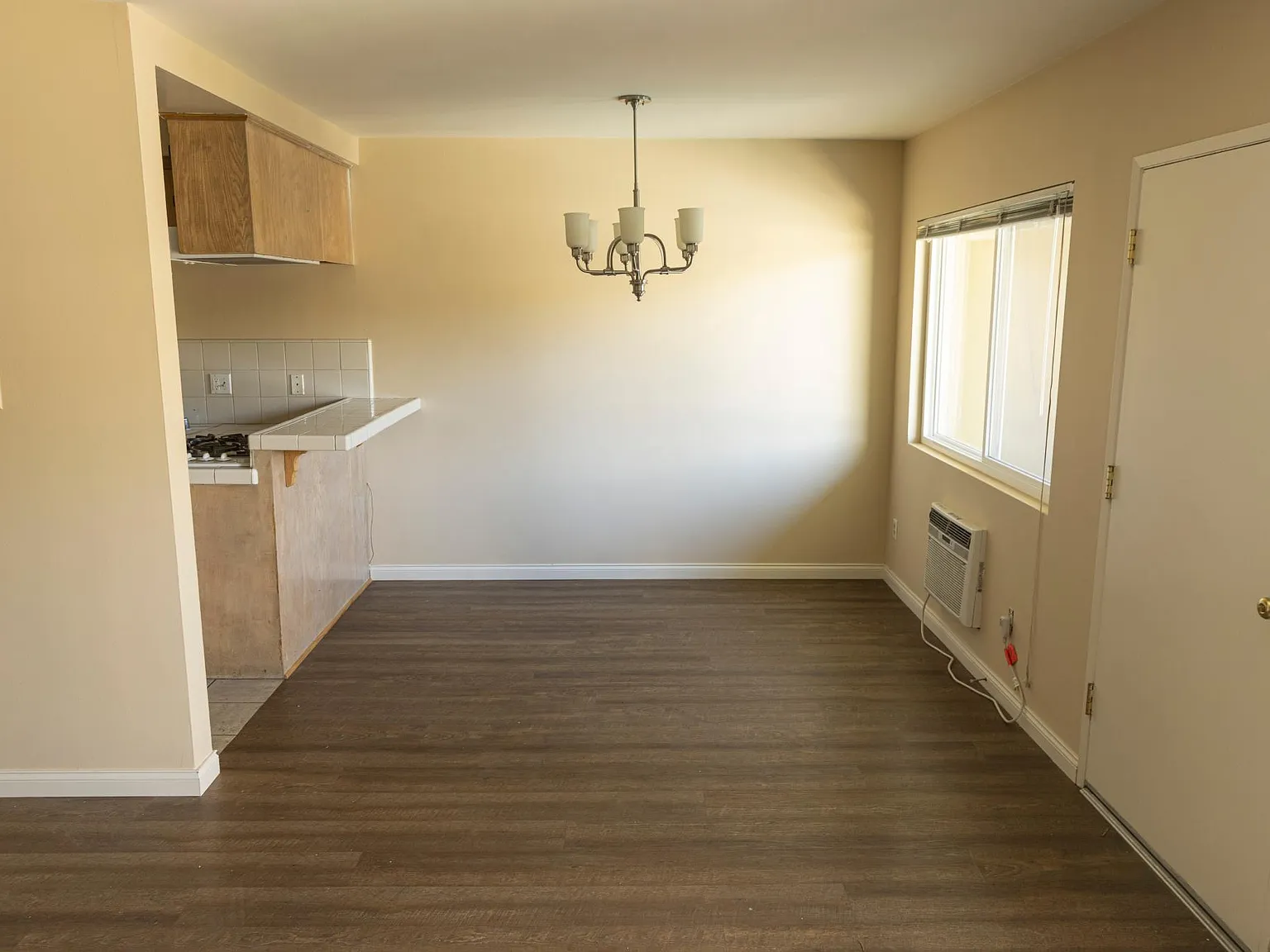 1 bed, 700 sqft, $1,895 — Photo 4