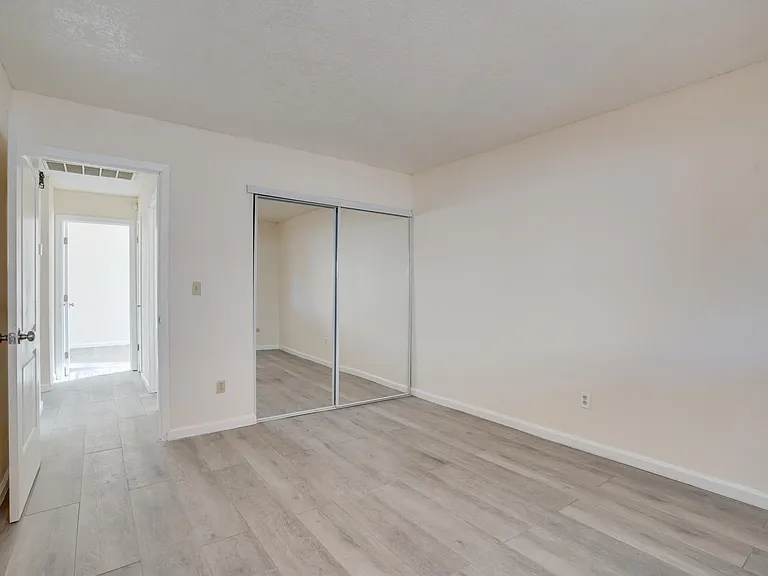 2524 Pemberton Ct — Photo 11