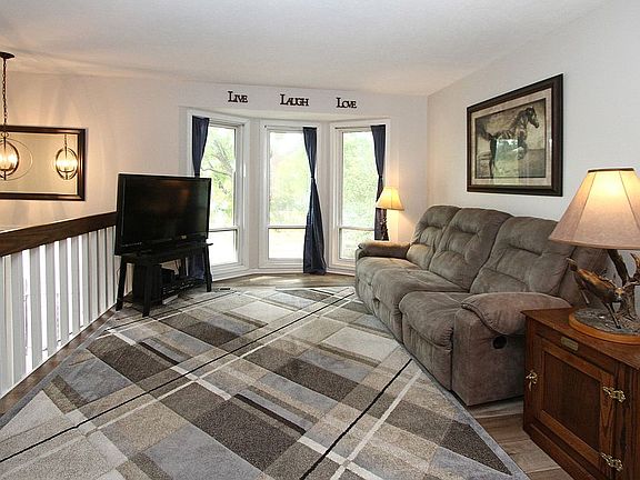 3rd image of 4130 Jacquelyn Dr
