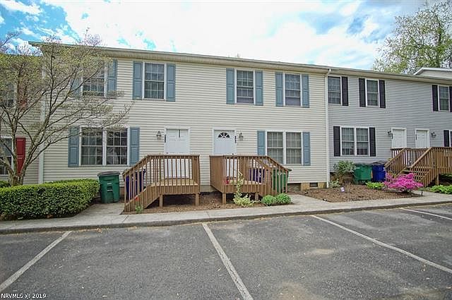 1st image of 555 School Ln