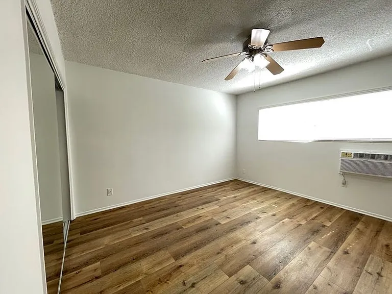 6632 Darby Ave — Photo 21