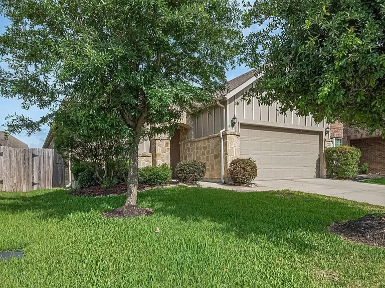 5327 Silver Ledge Dr — Photo 2