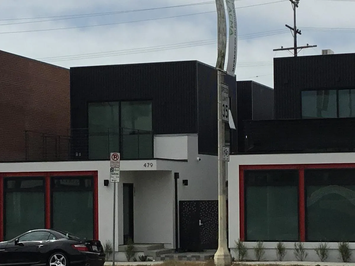 479 Washington Blvd — Photo 2
