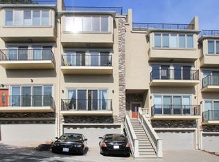 914 Undercliff Ave, Edgewater, NJ 07020