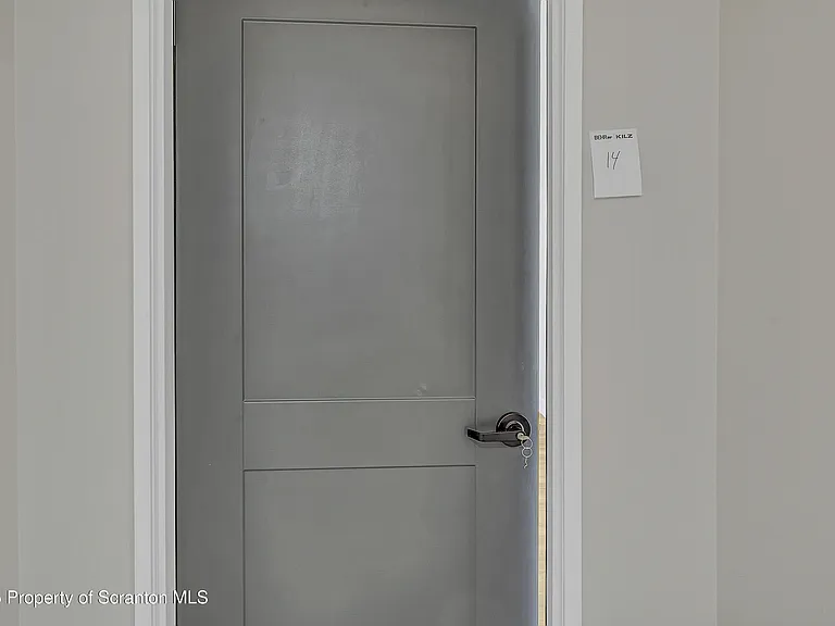 215 Hickory St #14 — Photo 9
