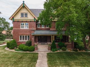 1414 E Grove St, Bloomington, IL 61701