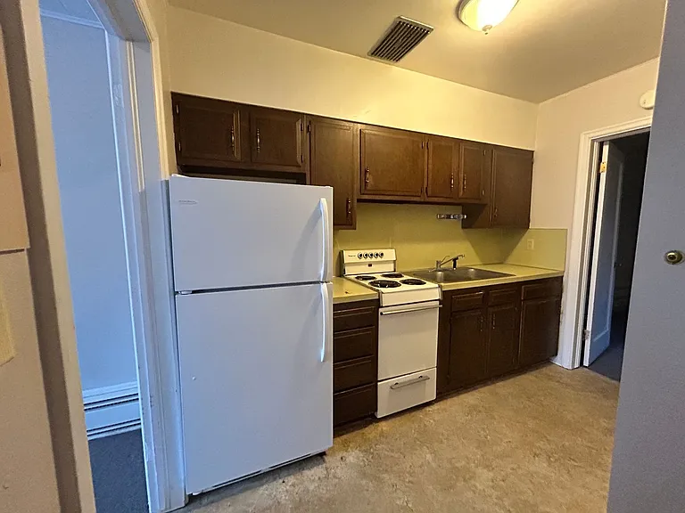 132 W. Main Street — Photo 5