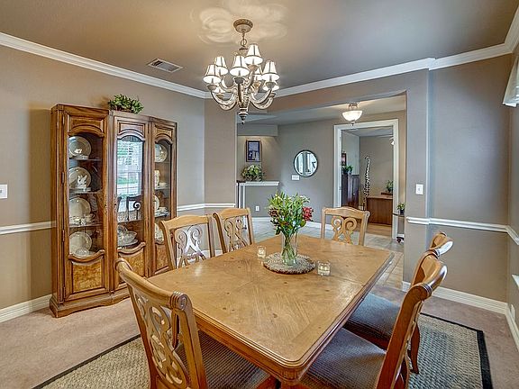 5th image of 30105 Meadow Greens Dr