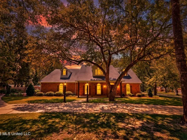7504 Park Ridge Dr S, Moss Point, MS 39562