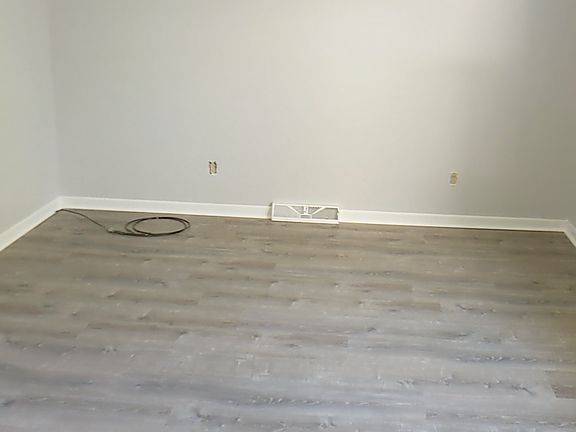 3rd image of 217 Glenhaven Dr #L