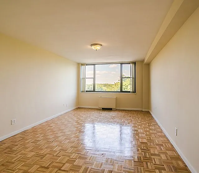 1050 George St — Photo 10