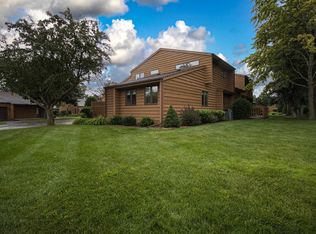 925 E Windfield Pl APT A, Appleton, WI 54911