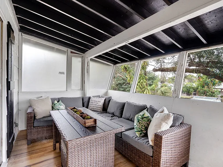 4705 Hollingsworth Ave — Photo 54