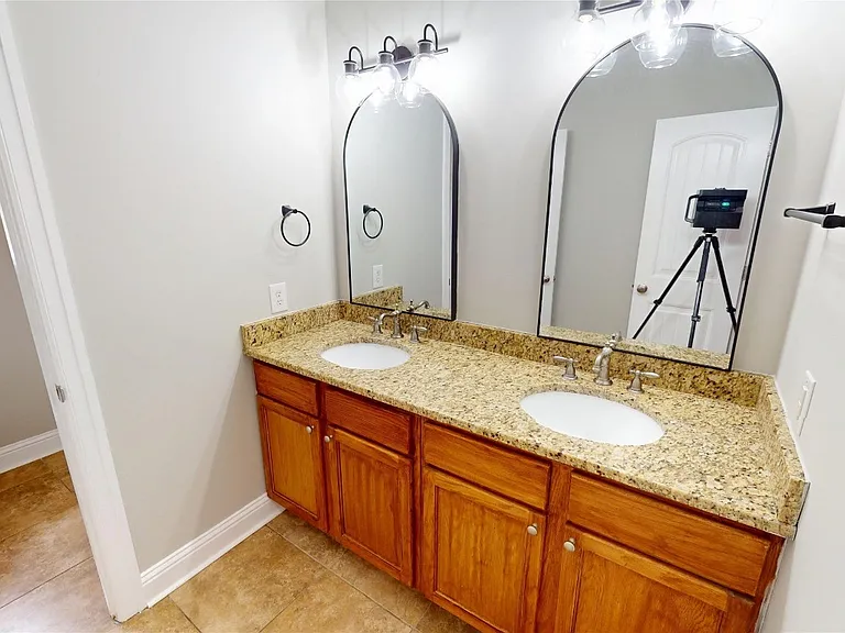 109 Sheila Blvd — Photo 17