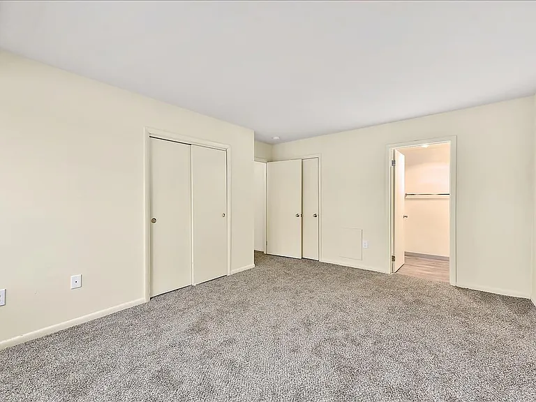 Parkwood Apartments — Photo 18