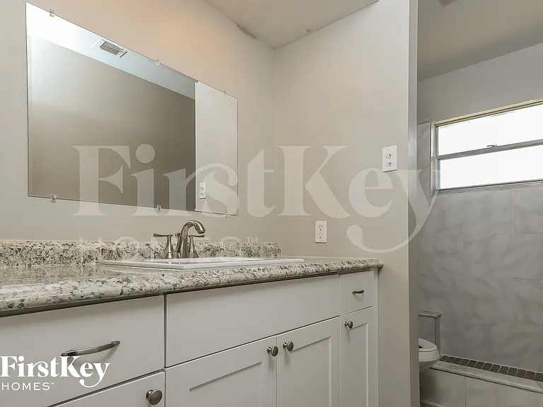 220 Broward Ave — Photo 9