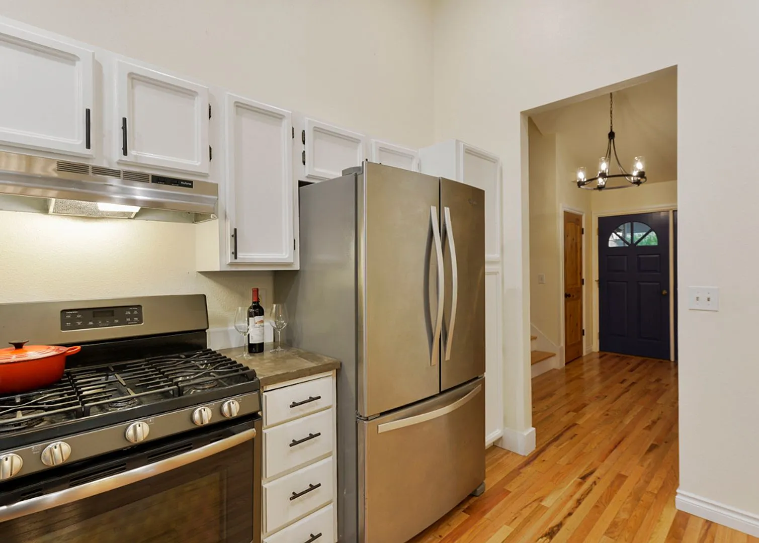 Beautifully Remodeled Home - 3 Bed/3 Bath - Large Private Fenced Yard - RV Parking - Issaquah — Photo 3