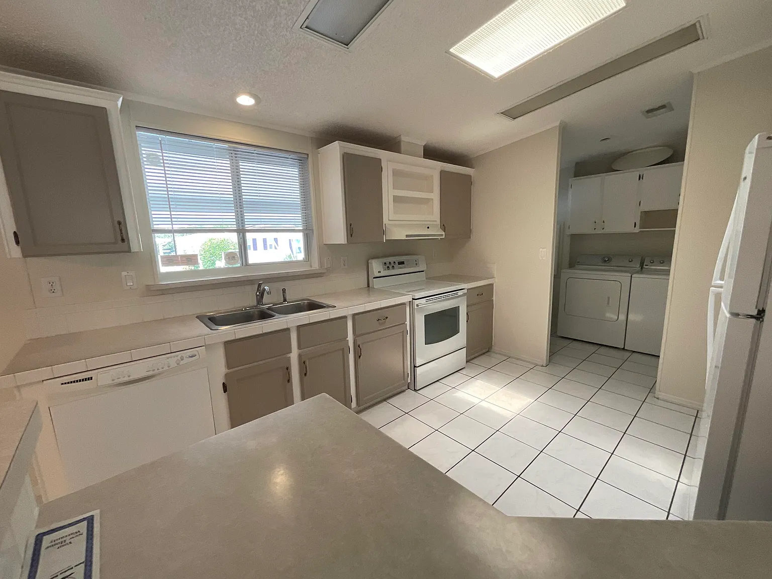 2 bed, 2.0 bath, 1520 sqft, $2,300 — Photo 3