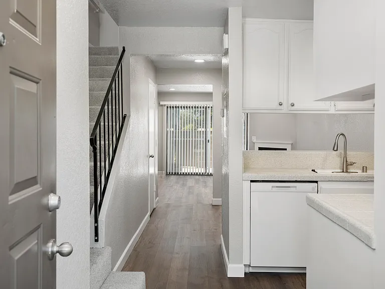 Crestview North Apartments — Photo 17