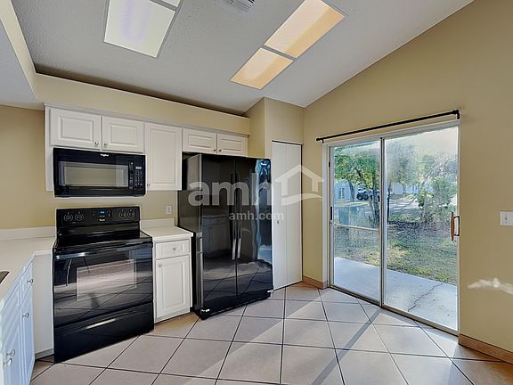 3rd image of 7831 Chadwick Dr